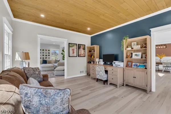 $899,999 | 14 Misty Lane, Andover, NJ 07821