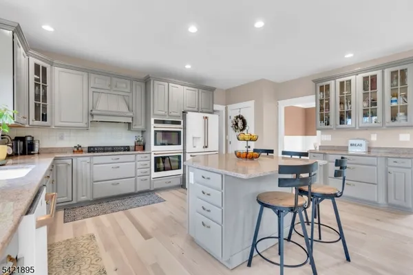 $899,999 | 14 Misty Lane, Andover, NJ 07821