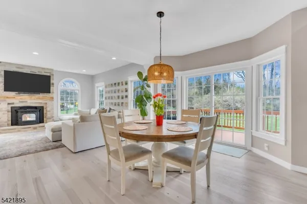 $899,999 | 14 Misty Lane, Andover, NJ 07821