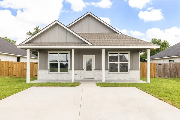 $284,900 | 1800 Brookhaven Street, Bryan, TX 77803