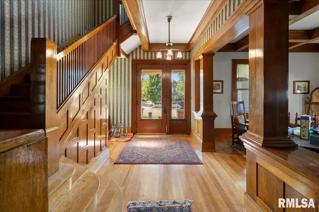 $230,000 | 216 West Poplar Street, Harrisburg, IL 62946