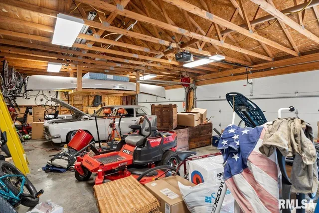 $230,000 | 216 West Poplar Street, Harrisburg, IL 62946