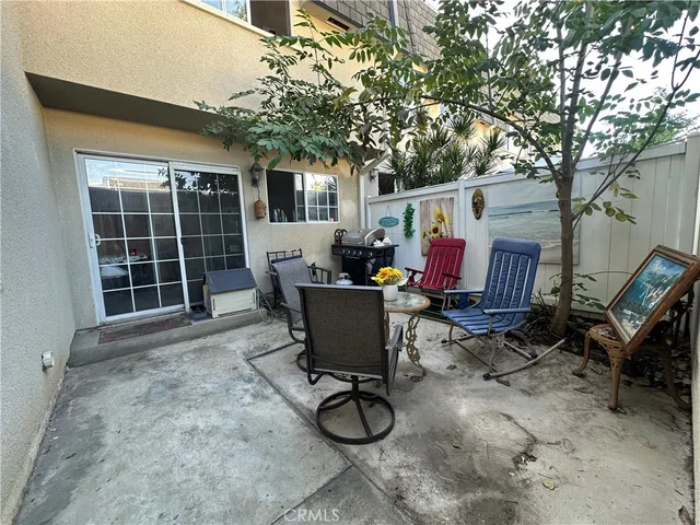 $585,000 | 6561 Vanalden Avenue, Unit 5, Reseda, CA 91335