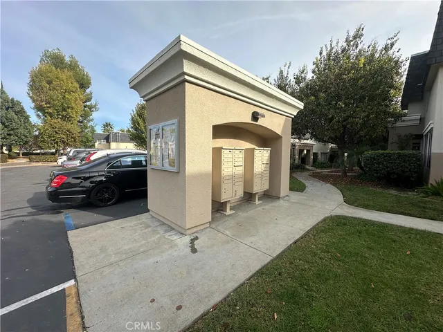 $585,000 | 6561 Vanalden Avenue, Unit 5, Reseda, CA 91335