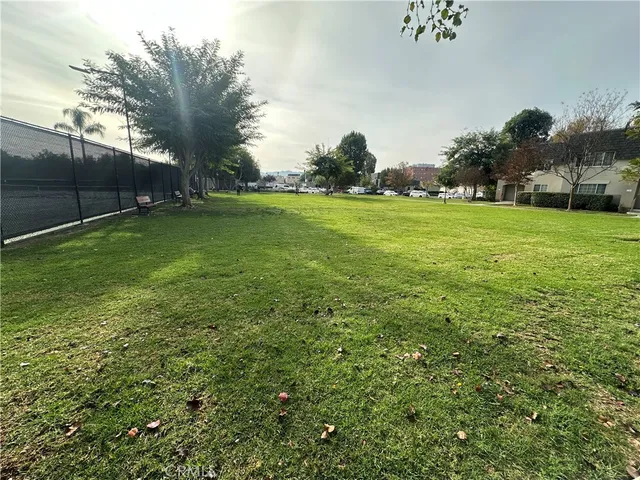 $585,000 | 6561 Vanalden Avenue, Unit 5, Reseda, CA 91335