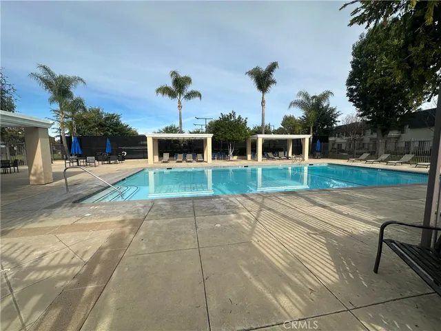$585,000 | 6561 Vanalden Avenue, Unit 5, Reseda, CA 91335
