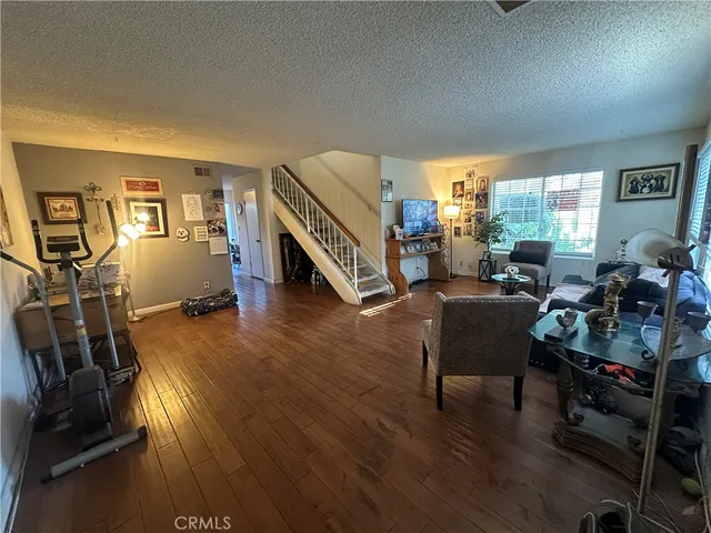 $585,000 | 6561 Vanalden Avenue, Unit 5, Reseda, CA 91335