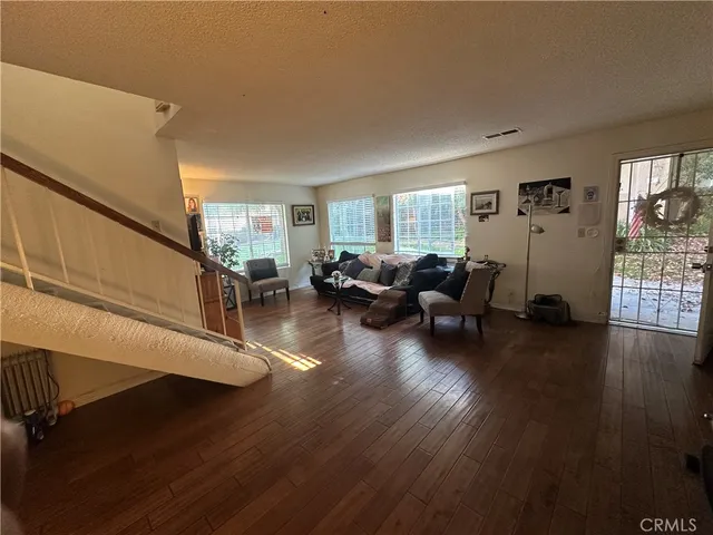 $585,000 | 6561 Vanalden Avenue, Unit 5, Reseda, CA 91335
