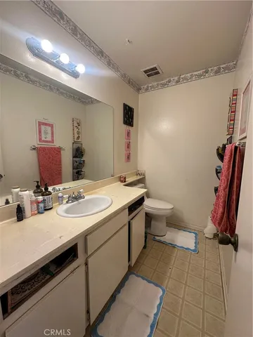 $585,000 | 6561 Vanalden Avenue, Unit 5, Reseda, CA 91335