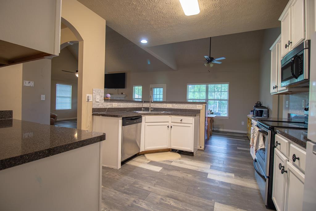 35 Creek Trail Fort Mitchell, AL 36856 - Photo 6 of 17 Kitchen View 1