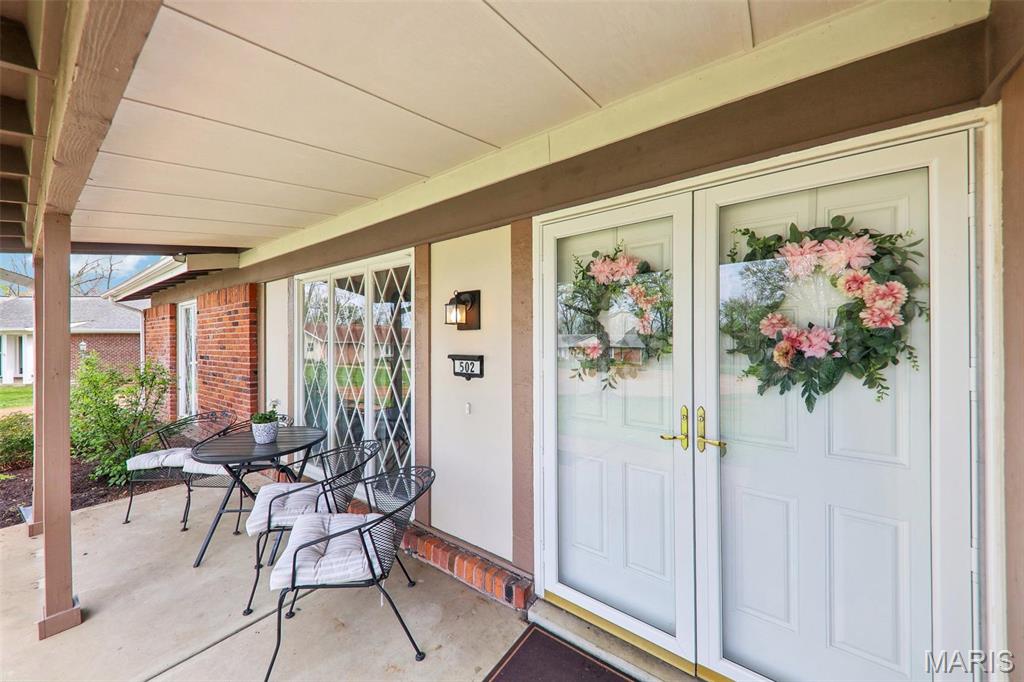 502 Hillbrook Drive Ballwin, MO 63011 - Photo 2 of 12