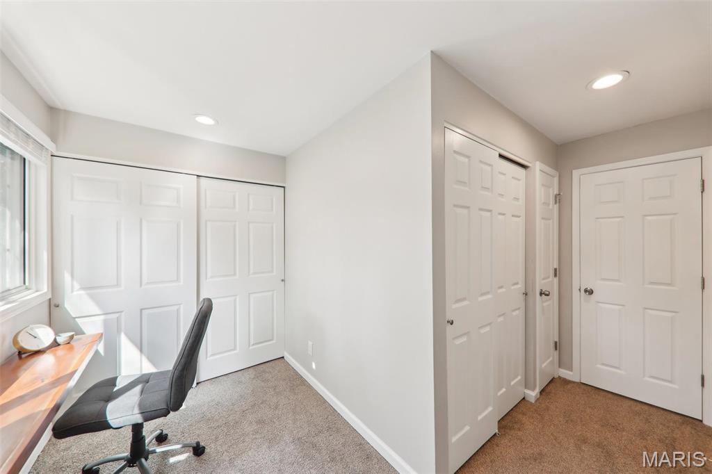 502 Hillbrook Drive Ballwin, MO 63011 - Photo 8 of 12