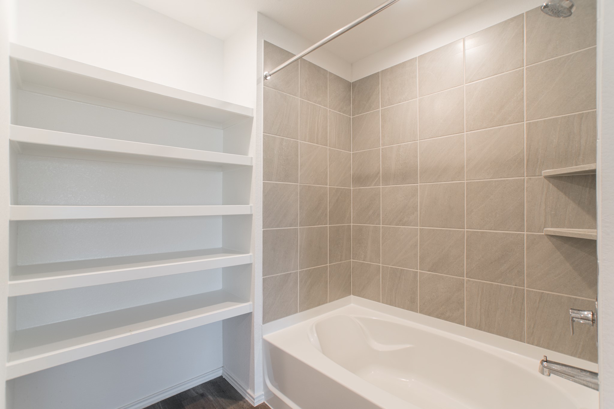24314 Pebble Cres Lane Spring, TX 77373 - Photo 26 of 37 a view of a bathtub in a bathroom