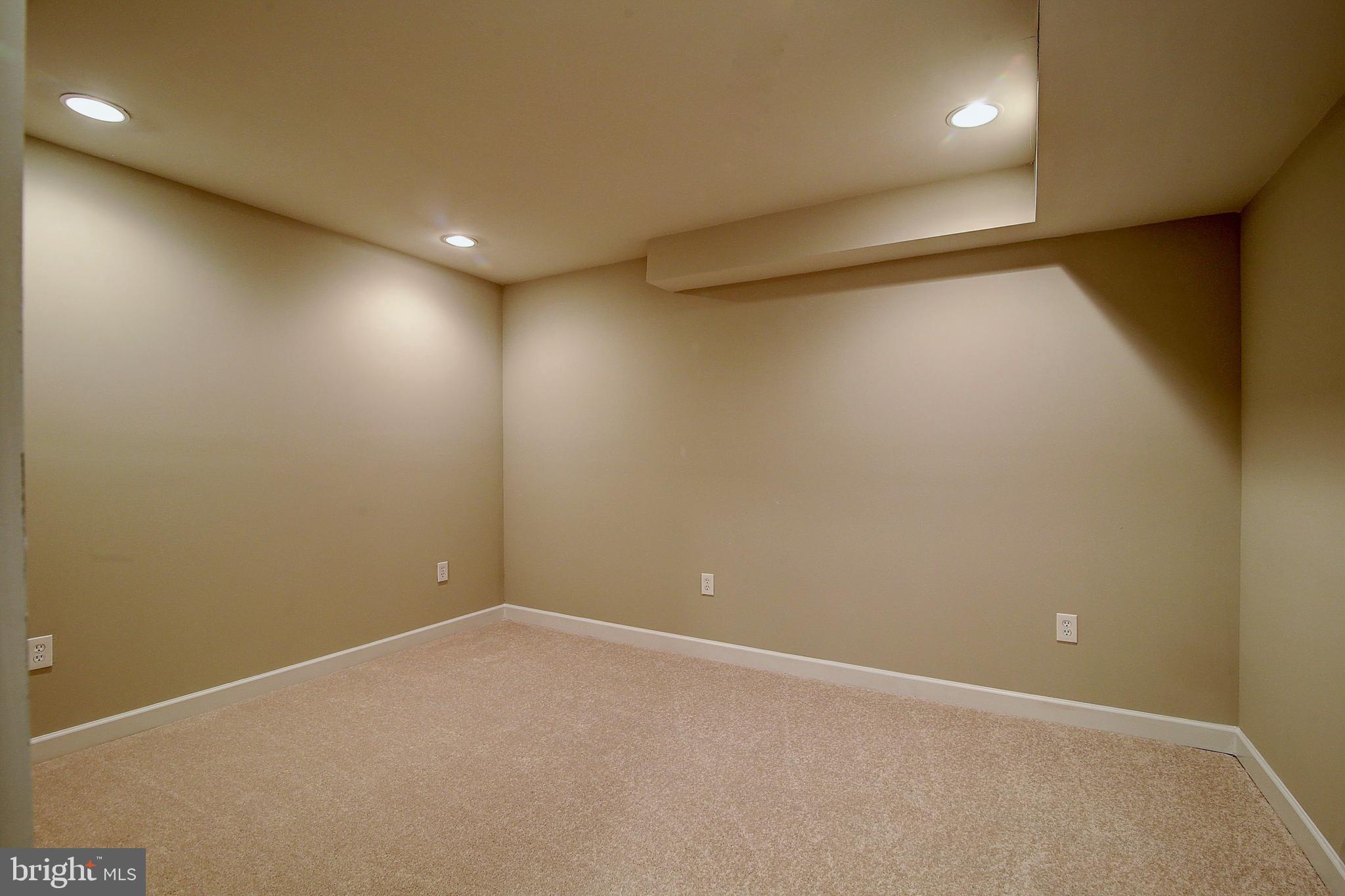 1656 Wainwright Drive Reston, VA 20190 - Photo 18 of 26 Gallery Image 18