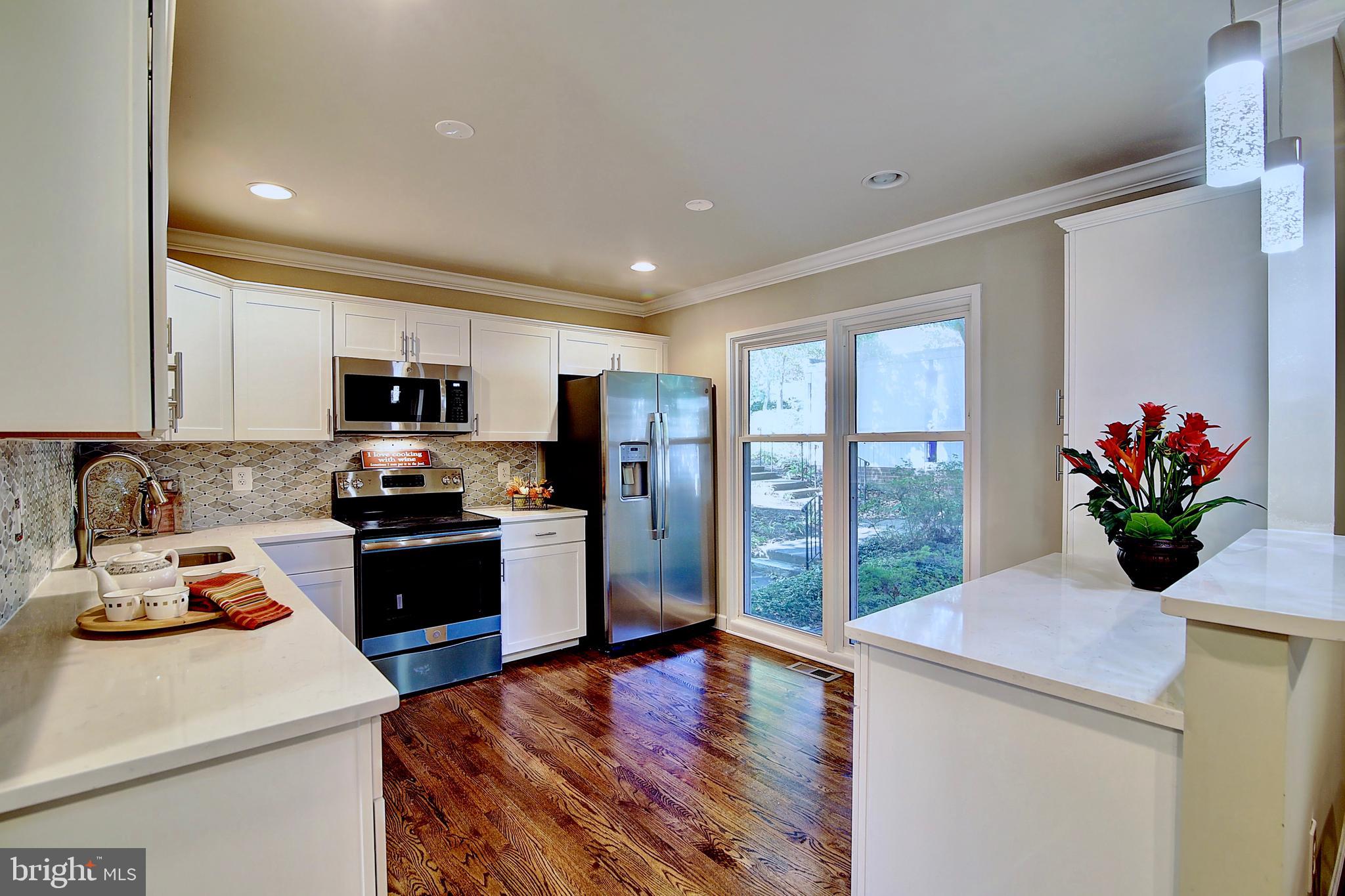 1656 Wainwright Drive Reston, VA 20190 - Photo 5 of 26 Gallery Image 5
