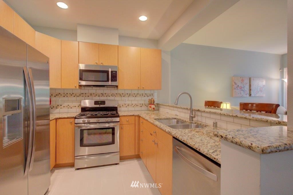 102 South 49th Street, Unit B Renton, WA 98055 - Photo 5 of 20