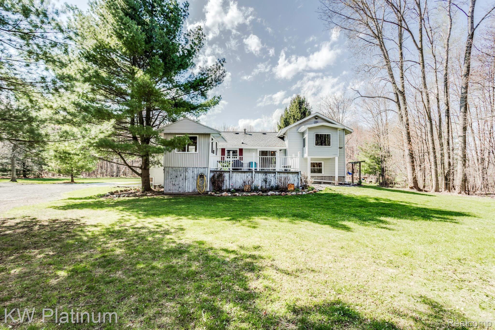 2928 Range Road Port Huron, MI 48060 - Photo 11 of 39 2928 Range Rd-11.jpg