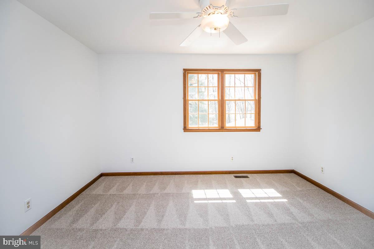 9 Welwyn Road Newark, DE 19711 - Photo 22 of 36 Walk-in Closet #2