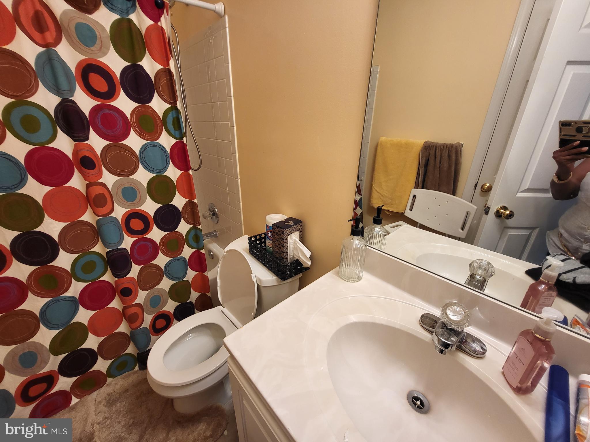 15135 Deer Valley Terrace Silver Spring, MD 20906 - Photo 18 of 28 HALLWAY FULL BATH