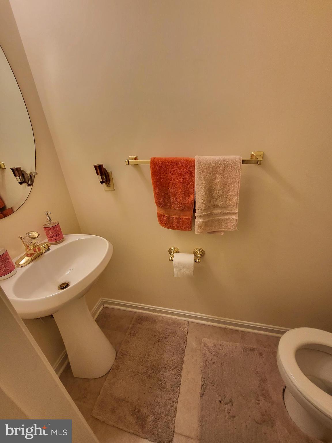 15135 Deer Valley Terrace Silver Spring, MD 20906 - Photo 4 of 28 Half Bath first floor