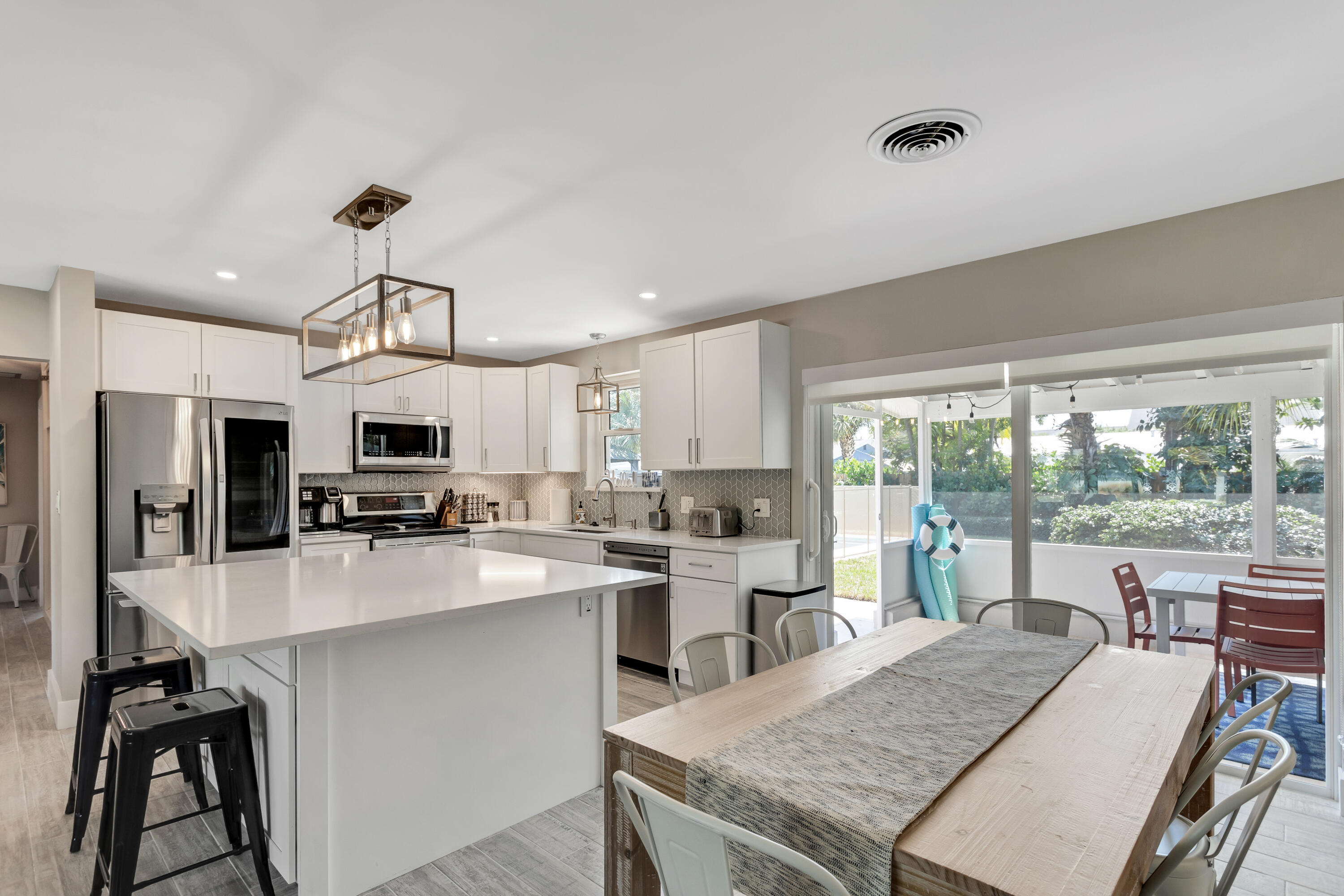 47 Ridgewood Circle Tequesta, FL 33469 - Photo 12 of 29 r93MIxov08-8U5A7540