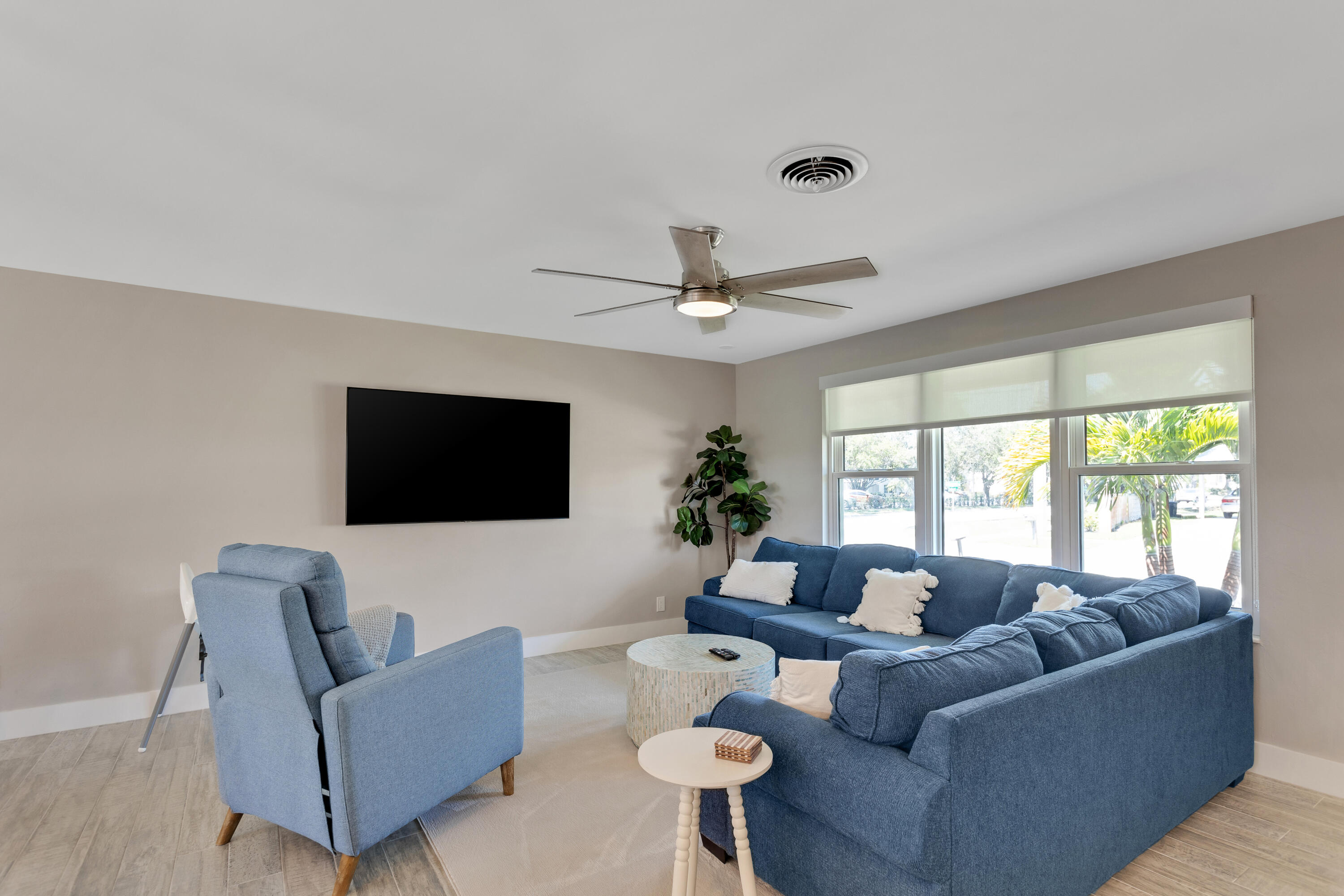 47 Ridgewood Circle Tequesta, FL 33469 - Photo 8 of 29 r93MIxov08-8U5A7528