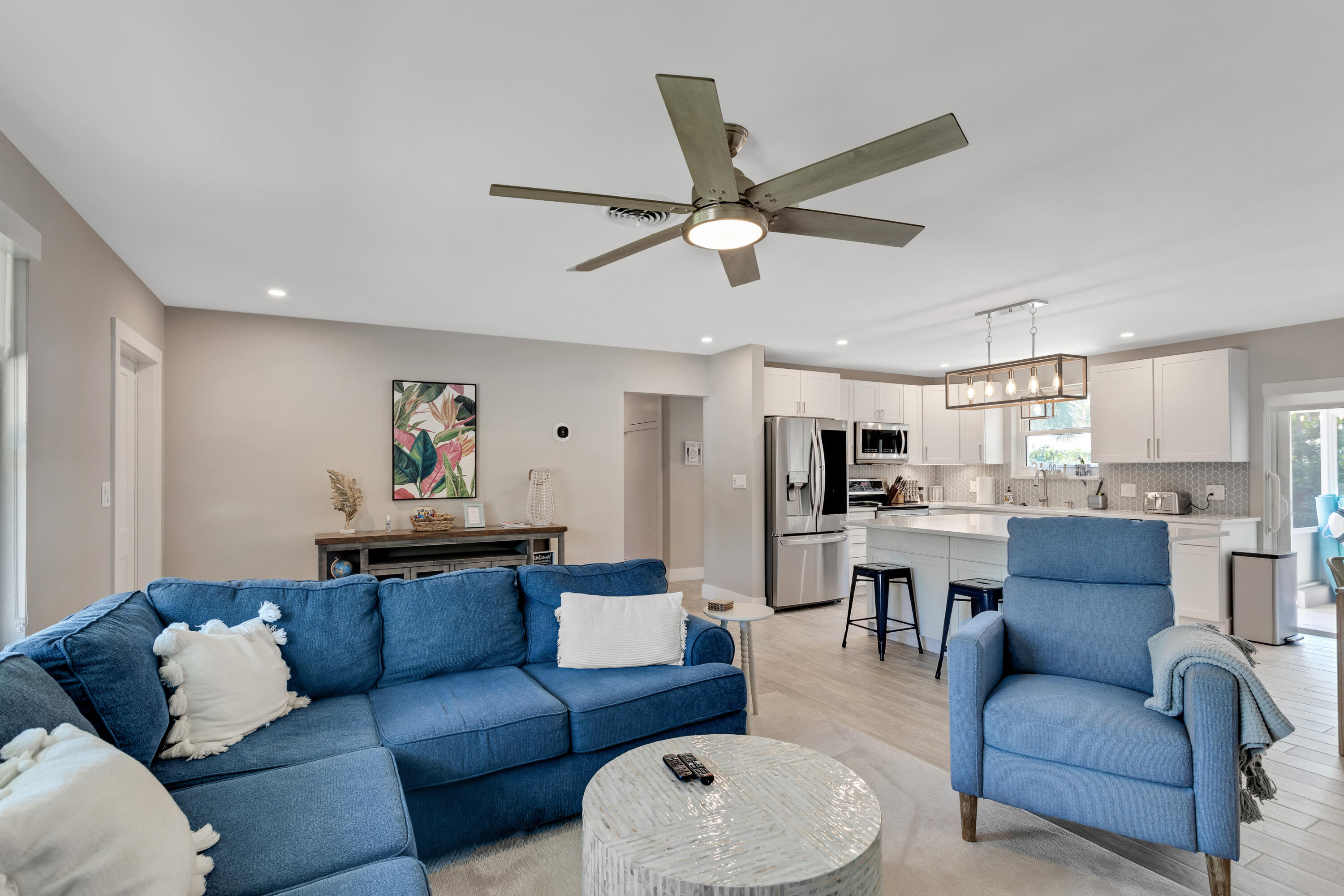 47 Ridgewood Circle Tequesta, FL 33469 - Photo 9 of 29 r93MIxov08-8U5A7531