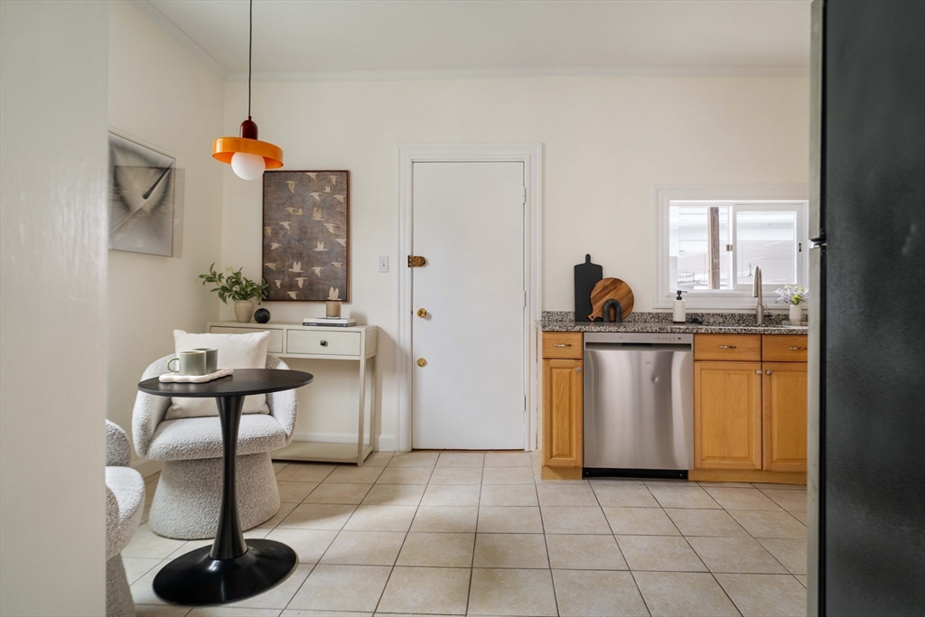 7 Farragut Avenue, Unit 1 Somerville, MA 02144 - Photo 12 of 23