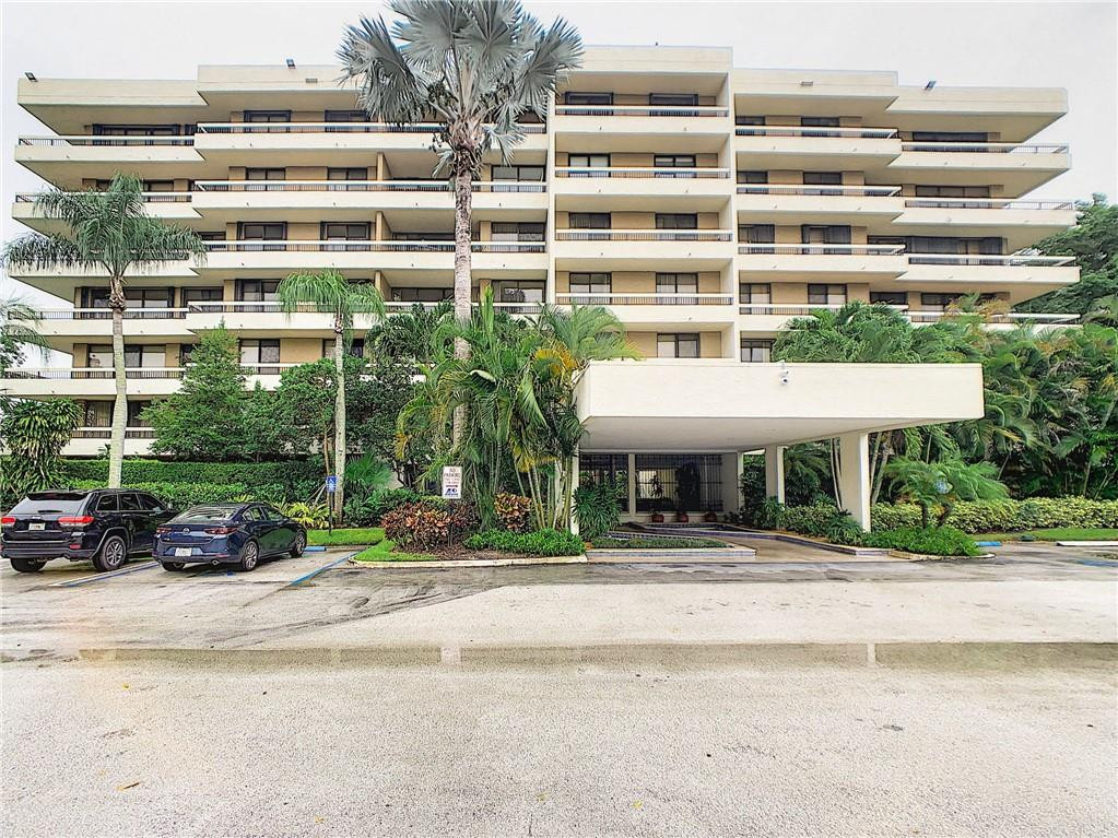 23200 Camino Del Mar, Unit 608 Boca Raton, FL 33433 - Photo 11 of 54 Entrance of Building