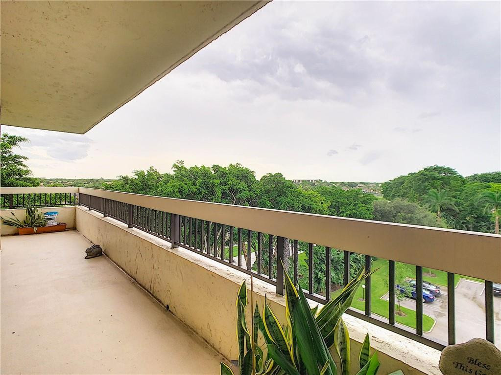 23200 Camino Del Mar, Unit 608 Boca Raton, FL 33433 - Photo 40 of 54 Balcony view