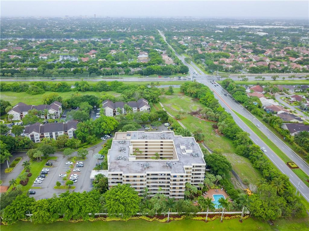 23200 Camino Del Mar, Unit 608 Boca Raton, FL 33433 - Photo 6 of 54 View looking East