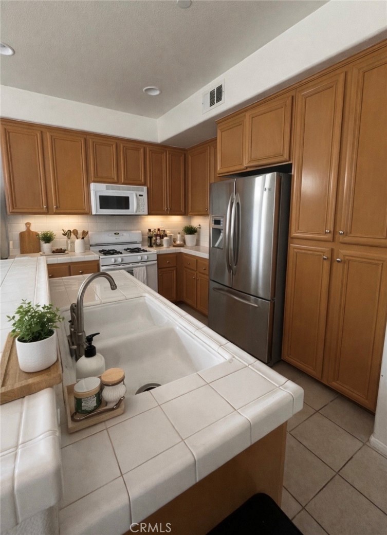 1757 Steinman Street Riverside, CA 92507 - Photo 4 of 29