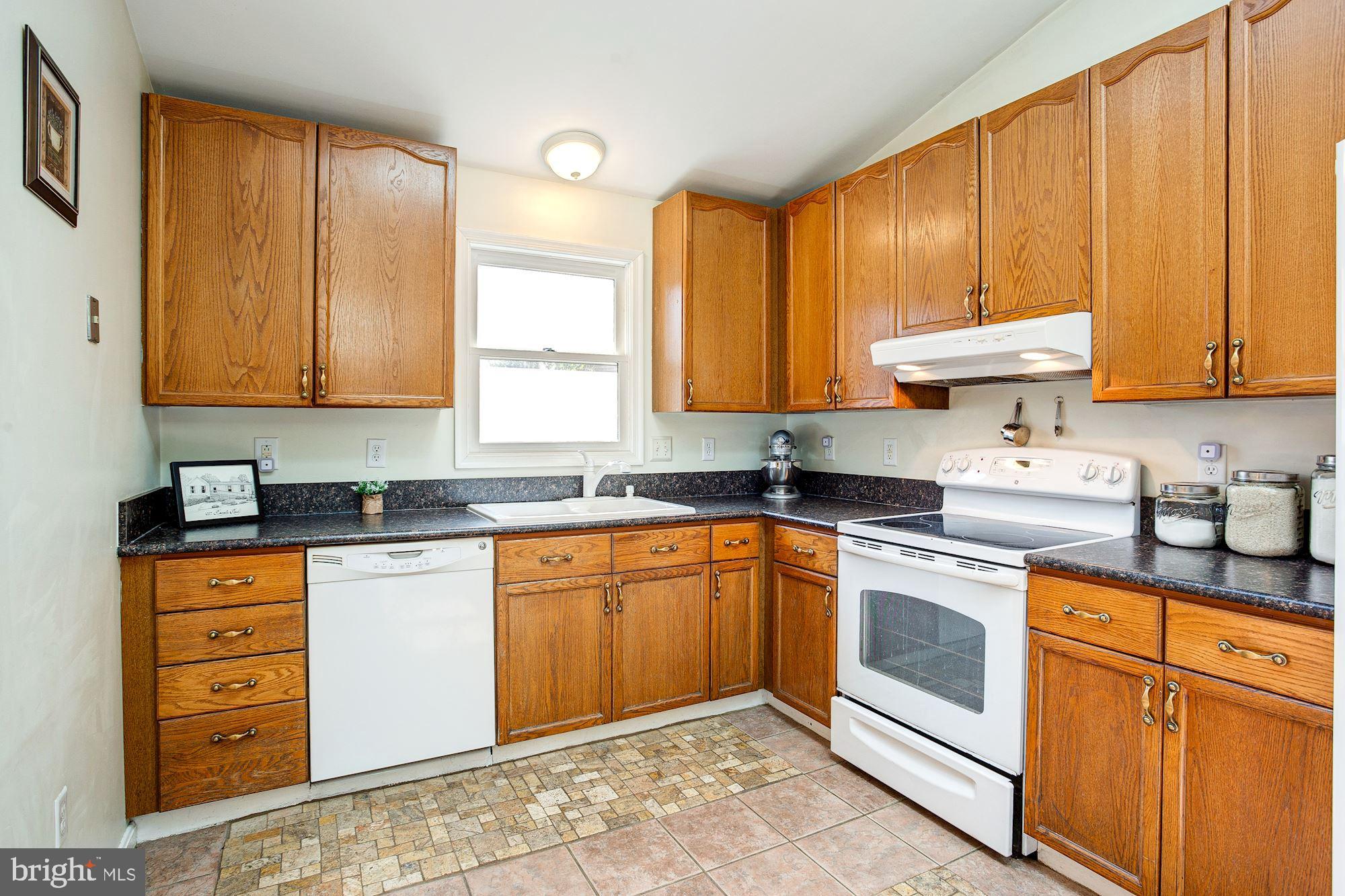 6527 Rimrock Road New Market, MD 21774 - Photo 6 of 32 Kitchen