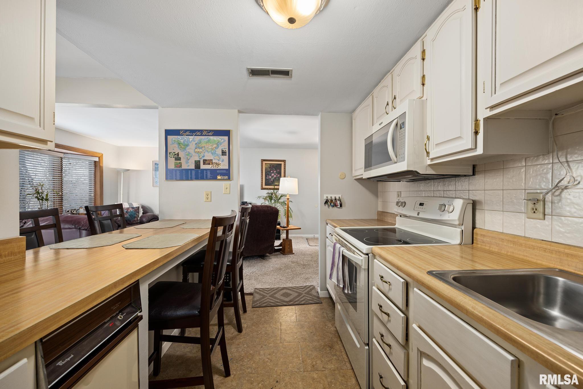 6342 North Allen Road, Unit 30 Peoria, IL 61614 - Photo 9 of 18 Gallery Image 9