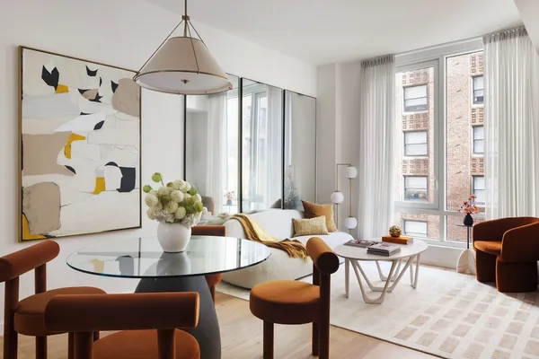 $1,150,000 | 135 East 47th Street, Unit 4A | Midtown East