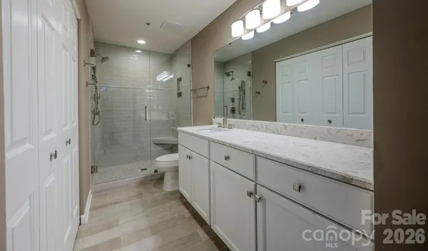 $859,000 | 17925 Kings Point Drive, Unit B, Cornelius, NC 28031