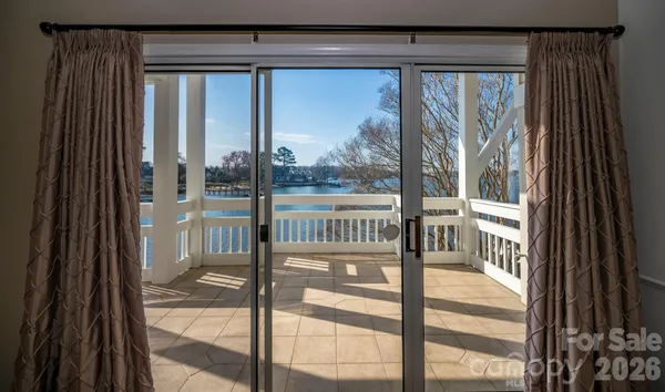$859,000 | 17925 Kings Point Drive, Unit B, Cornelius, NC 28031