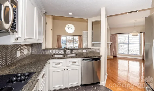 $859,000 | 17925 Kings Point Drive, Unit B, Cornelius, NC 28031