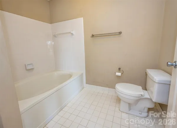$859,000 | 17925 Kings Point Drive, Unit B, Cornelius, NC 28031