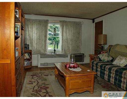 52B Garfield Park Edison, NJ 08837 - Photo 2 of 10