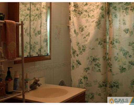 52B Garfield Park Edison, NJ 08837 - Photo 9 of 10