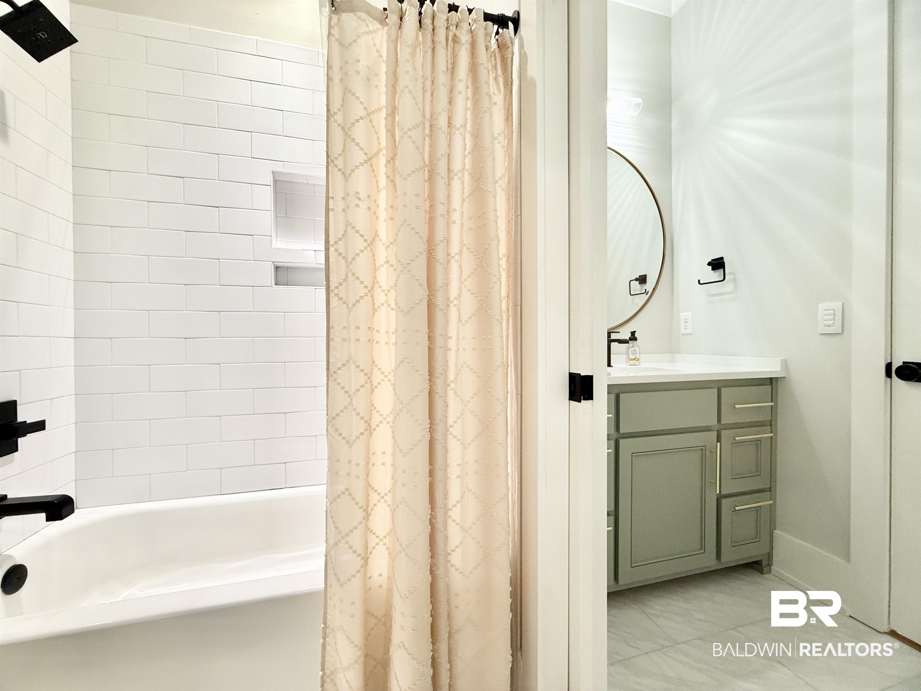 21767 Gallery Boulevard Fairhope, AL 36532 - Photo 44 of 74 Bathroom with vanity and shower / tub combo