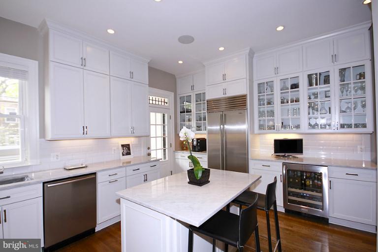 1736 R Street Northwest Washington, DC 20009 - Photo 12 of 30 Kitchen