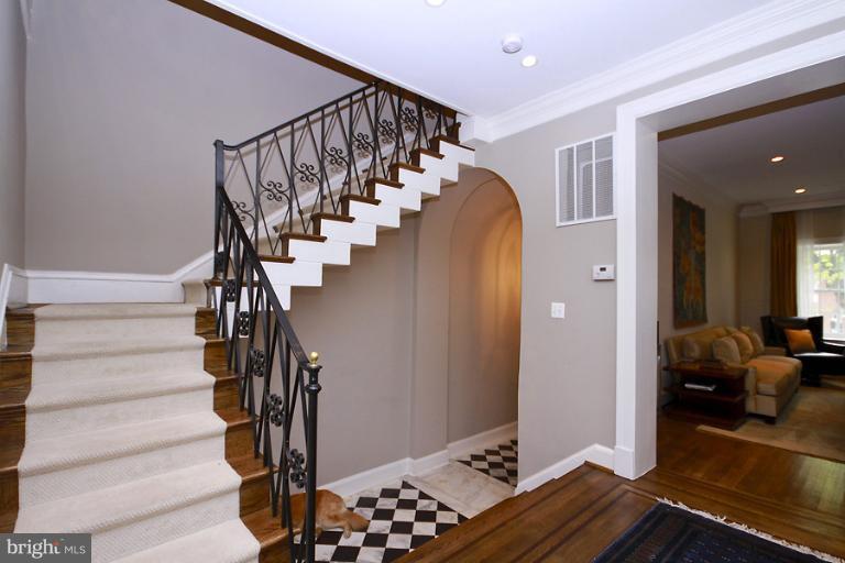1736 R Street Northwest Washington, DC 20009 - Photo 3 of 30 Interior (General)