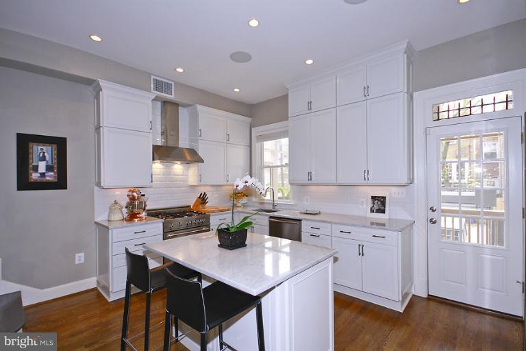 1736 R Street Northwest Washington, DC 20009 - Photo 23 of 30 Kitchen