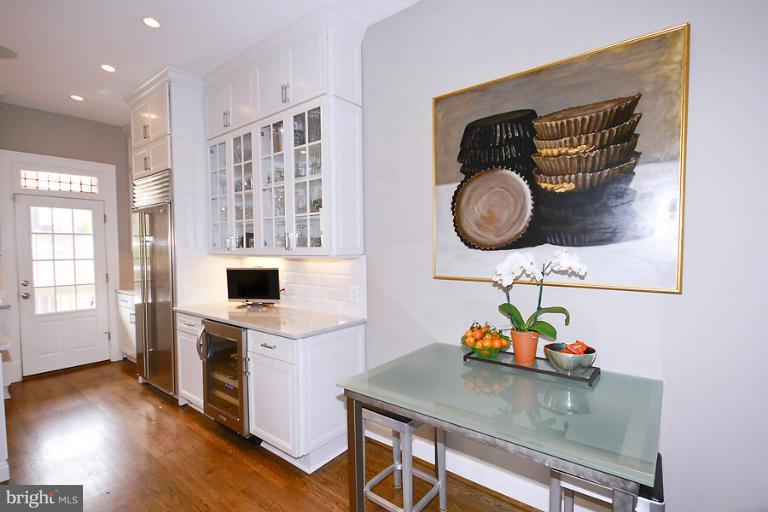 1736 R Street Northwest Washington, DC 20009 - Photo 5 of 30 Kitchen