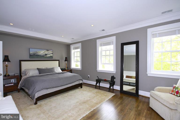 1736 R Street Northwest Washington, DC 20009 - Photo 6 of 30 Bedroom (Master)