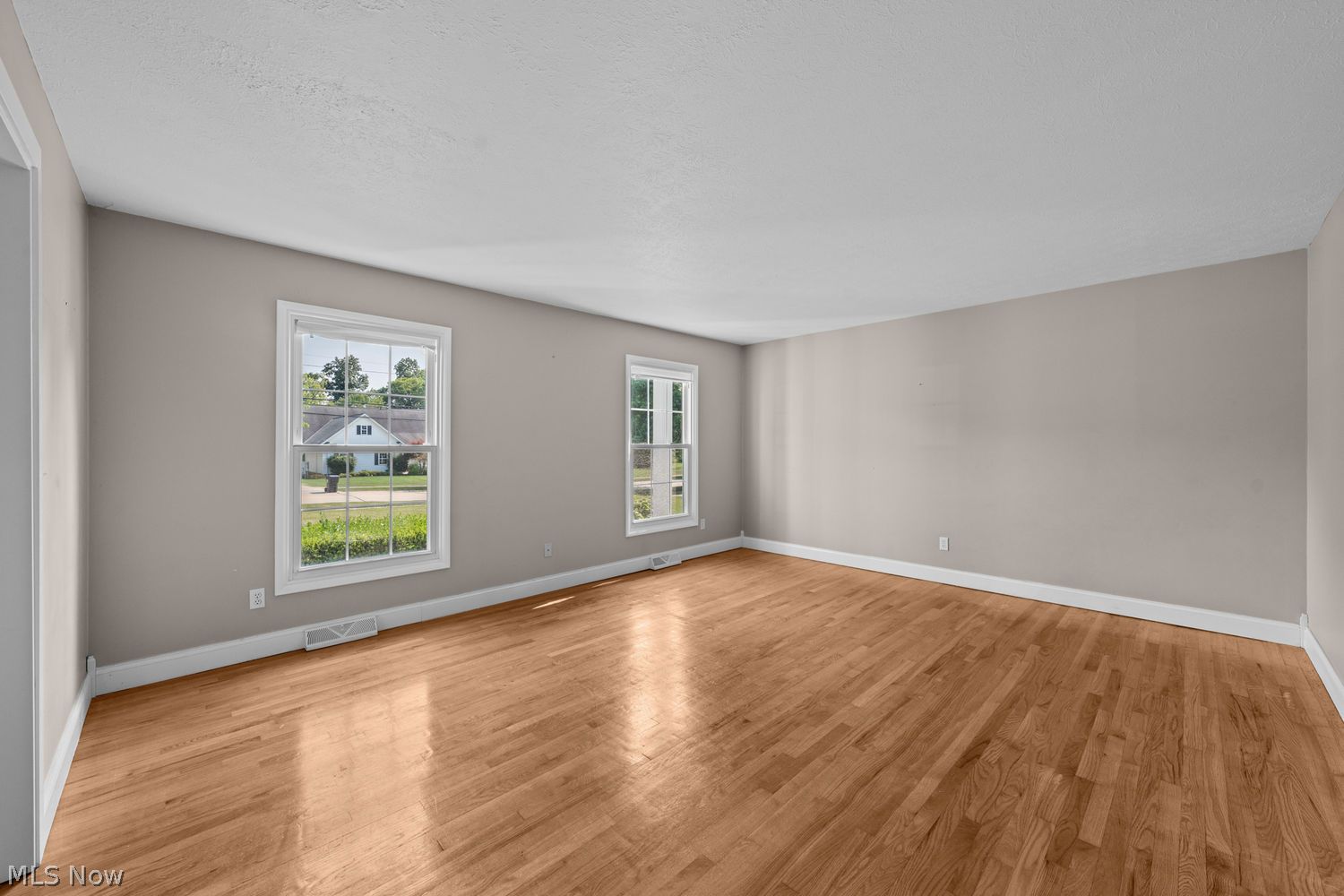 32575 Arthur Road Solon, OH 44139 - Photo 10 of 31