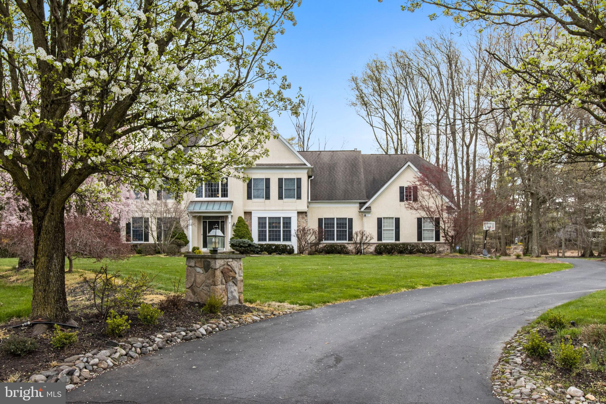 7 Pickering Drive Newtown, PA 18940 - Photo 3 of 49