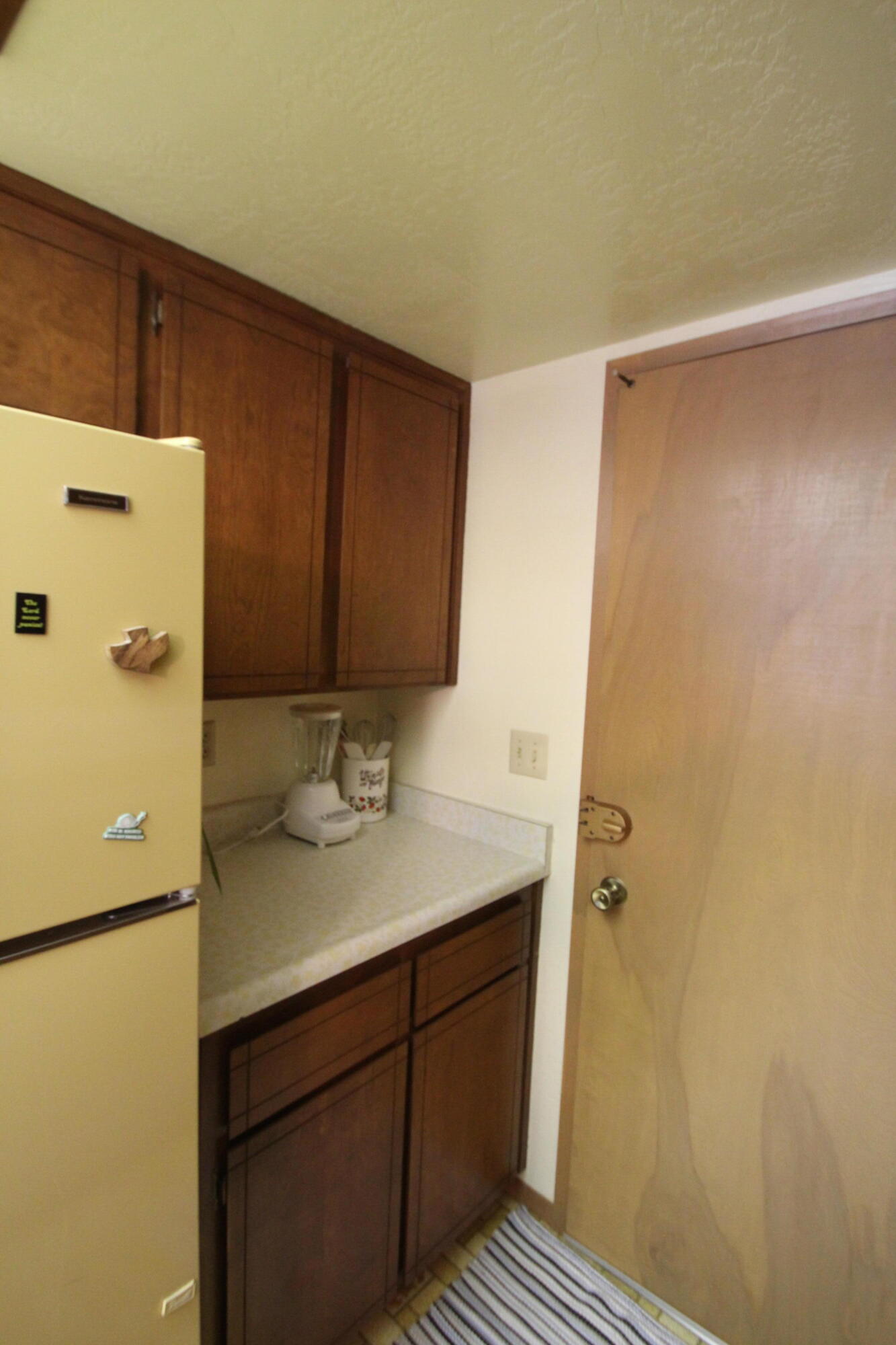 57941 Summit Drive Springville, CA 93265 - Photo 41 of 59 Kitchen coffee bar